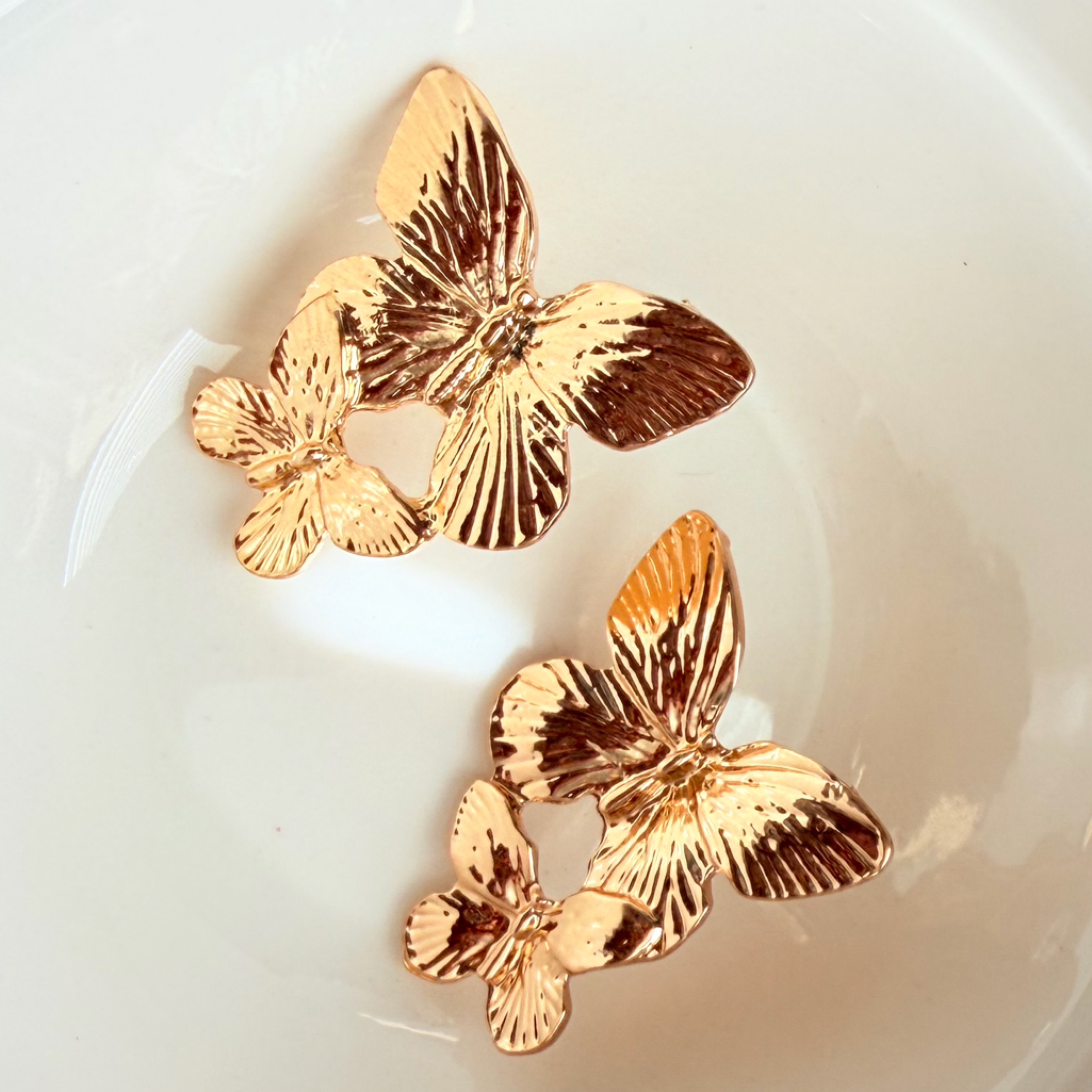 New Cascade Gold Butterfly Studded Earrings 3039 Nwot 33$